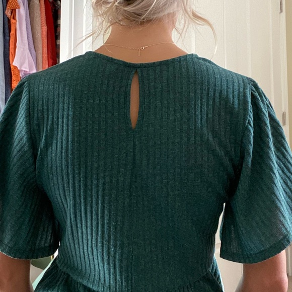Green Key-hole Blouse - Picture 3 of 4